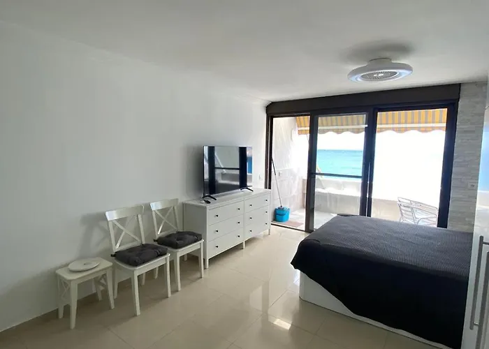 Apartment Listen The Tide -201 A