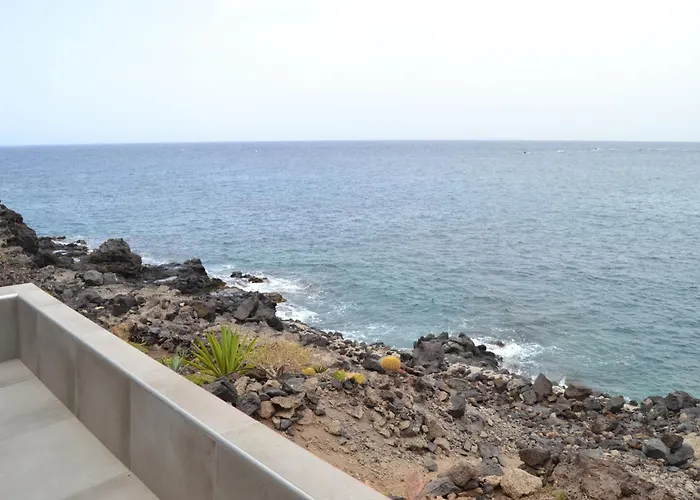 Apartment Listen The Tide -201 A *